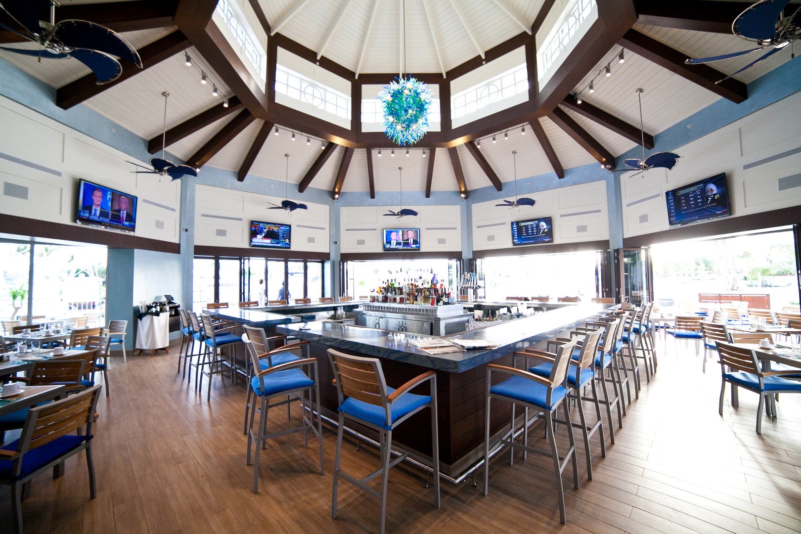 Admiral’s Cove Country Club Marina Cafe