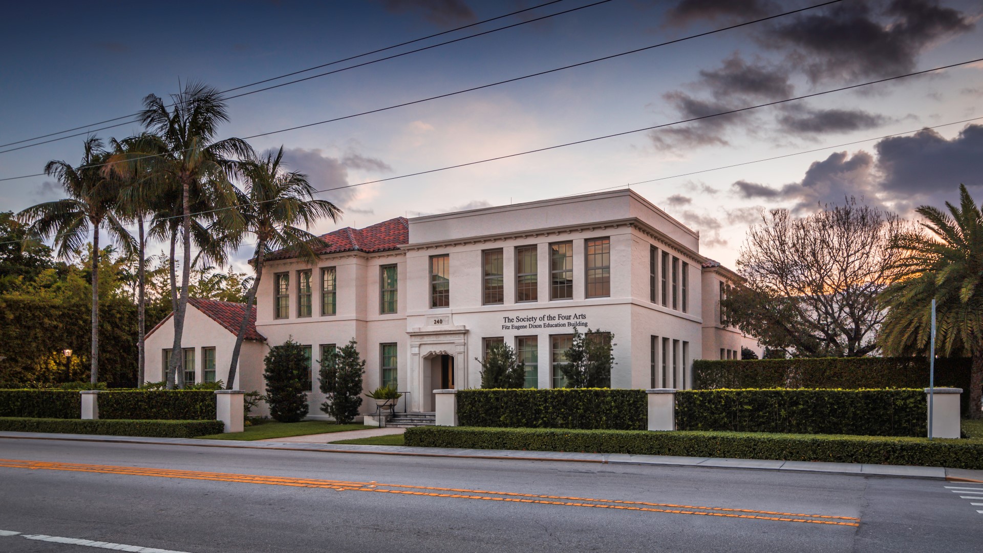 Front Exterior (Large)