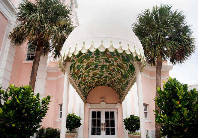 The Colony Hotel awning on Hammon Avenue.